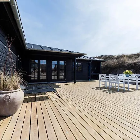 Holiday Henne Cii בית נופש *
